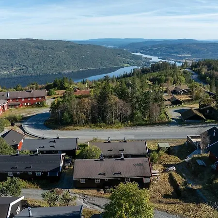 Koselig Sentralt Pa Norefjell, In & Out