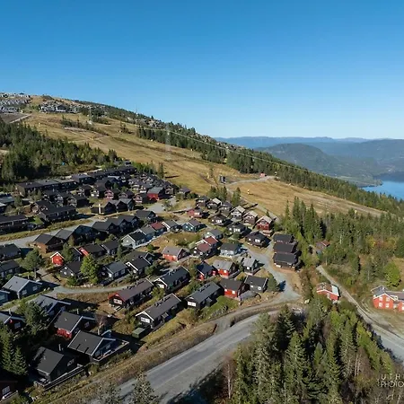 Koselig Sentralt Pa Norefjell, In & Out Daire Noresund